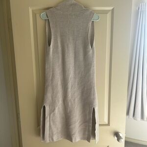 Aritzia Wilfred sweater vest